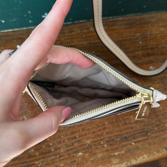 Michael Kors Pale Pink/Gold Bucket Bag - Picture 11 of 13